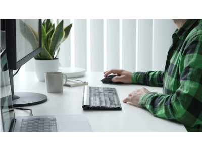 Targus AKB868UK Sustainable Energy Harvesting EcoSmart™ Wireless Keyboard - Black